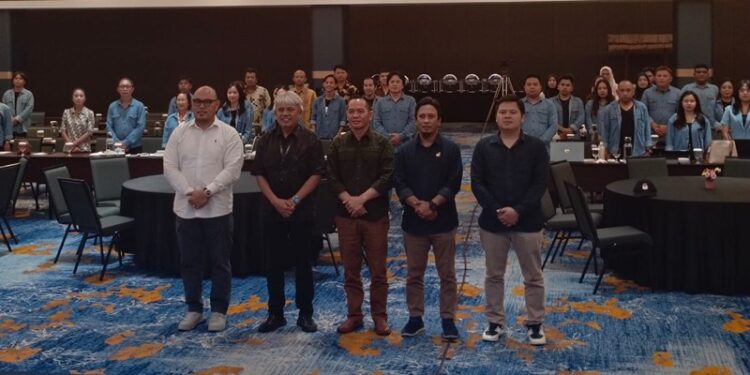 Suasana rapat koordinasi persiapan Daftar Pemilih Hasil Pemutakhiran yang dilaksanakan KPU Minahasa Tenggara di Hotel The Sentra. (foto-foto KPU Mitra)