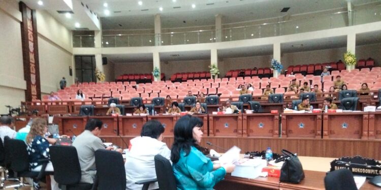 Pembahasan KUA dan PPAS oleh DPRD Sulut dan TAPD. (foto: meikel/barta)