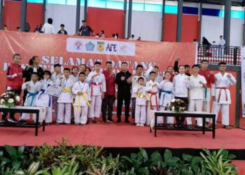 Foto: Tim INKAI Sangihe dalam Kejuaraan Karate Piala Kemenpora Afe Iyos Festival dan Afe Open Prestasi yang berlangsung di Bitung. (Dok. Istimewa)