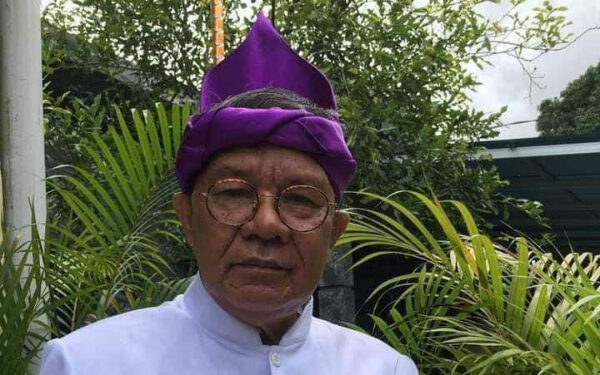 Foto: Pendeta (emeritus) Patras Madonsa, Bakal Calon Wakil Bupati mendampingi Jabes Ezar Gaghana. (Dok Istimewa)