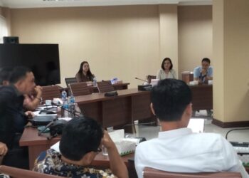 Pertemuan KPID Sulut. (Foto: meikel/barta)