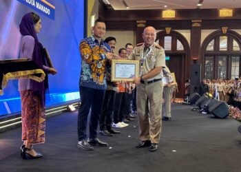 Kantor Pertanahan Manado Terima Piagam Penghargaan WTAB dari Menteri AHY