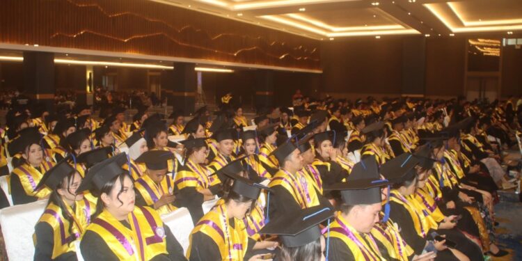 Wisudawan Polimdo. (Foto: istimewa))