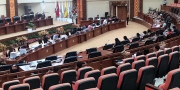 Pembahasan APBD Perubahan tahun 2024 oleh Banggar dan TPAD. (foto: Meikel/barta)