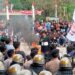 Orator masa aksi kawal Revisi UU Pilkada, Zidan Takalamingan. (Foto: meikel/barta)
