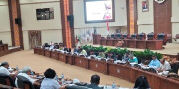 Pemabahsan APBD Perubahasan. (Foto: meikel/barta)