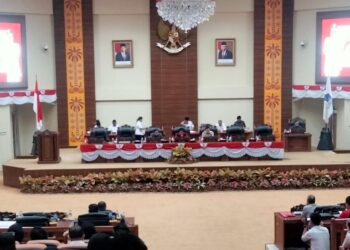 Situasi Paripurna DPRD Sulut. (Foto: meikel/barta)