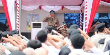 Menteri AHY ketika Upacara Peringatan Hari Agraria dan Tata Ruang (HANTARU) 2024, di Kementerian ATR/BPN, Jakarta, Selasa (24/09/2024). (foto: dok ATR/BPN)