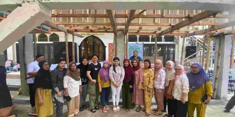 Sumbang 100 Sak Semen ke Masjid Al-Jihad Ulu Siau, Hj Rika Taufik Ahmad: Semoga Allah Merestui