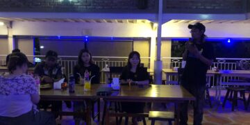 Komunitas Cegah Bunuh Diri saat mengelar agenda Ngopi Sore. (Foto: istimewa)