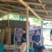 Kunjungan PIM Polimdo ke pengusaha Mebel di Desa Touliang Oki. (Foto: istimewa)