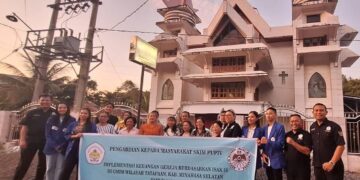 PKM Polimdo bersama Jemaat GMIM Alfa Omega Wawona. (Foto: istimewa)