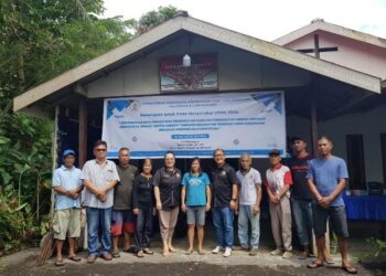 Tim PIM Polimdo bersama Jemaat Gereja Gerakan Pentakosta Jemaat "Militia Christy" Tondano. (Foto: istimewa)