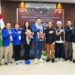 Stenly Tjanggulung dan Chelsea Kandou, pasangan calon yang daftar pertama di KPU Minahasa Tenggara. (foto-foto: KPU Mitra)