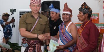 AHY Berikan Sertipikat Tanah Kepada Eks Timur-Timur. (Foto: istimewa)