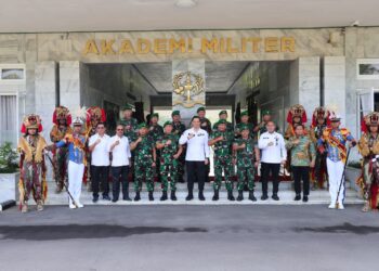 Menteri Agraria dan Tata Ruang/Kepala Badan Pertanahan Nasional (ATR/BPN), Agus Harimurti Yudhoyono (AHY) dinilai patut menjadi panutan penerus harapan bangsa, terutama bagi Taruna/i Akademi Militer (Akmil). (foto: dok ATR/BPN)