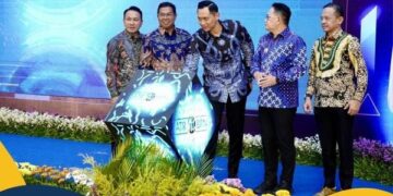 Menteri Agraria dan Tata Ruang/Kepala Badan Pertanahan Nasional (ATR/BPN), Agus Harimurti Yudhoyono (AHY) melangsungkan Deklarasi 46 Kabupaten/Kota Lengkap. (sumber Foto: ATR/BPN)