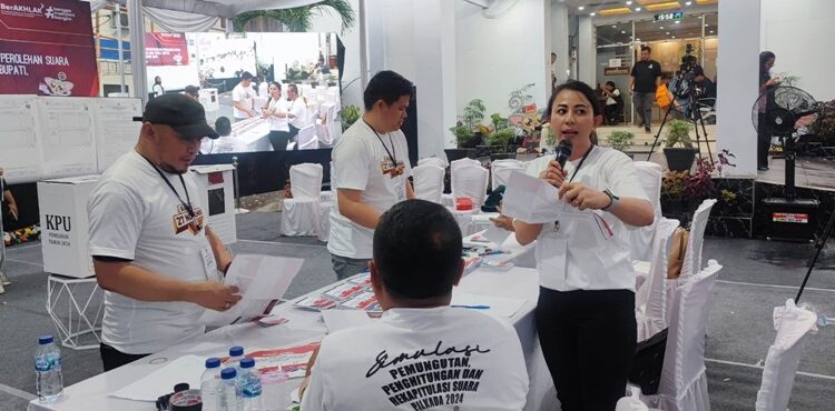 KPU Sulawesi Utara menggelar simulasi pemungutan suara melibatkan jajaran dari kabupaten dan kota. (foto: Barta1)