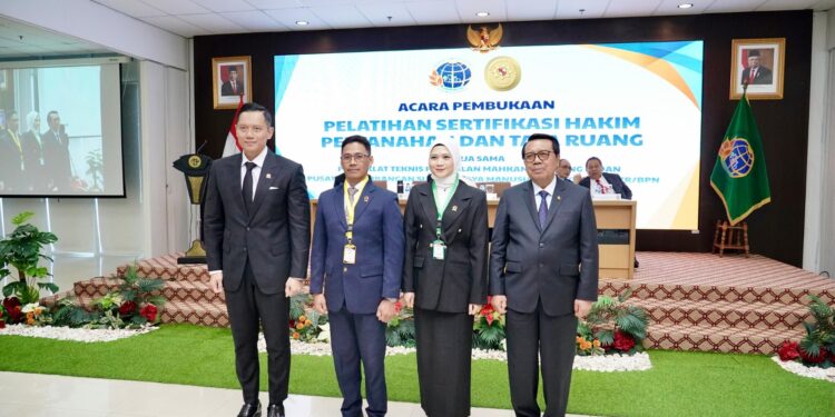 Menteri ATR/Kepala BPN, Agus Harimurti Yudhoyono hadir dalam gelar sertifikasi bersama MA. (foto: dok ATR/BPN)
