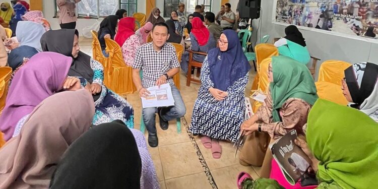 Proses kegiatan "Akademi Digital Lansia Tular Nalar 3.0". (Foto: istimewa)