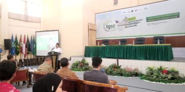 Rektor IAIN Manado, Prof Dr Ahmad Rajafi MHI saat memberikan sambutan pada kegiatan TGSC. (Foto: istimewa)