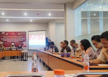 Pelaksanaan focus group discussion KPU Sulut yang mengevaluasi pelaksanaan debat Pilgub putaran pertama di Kotamobagu. (foto: Barta1)