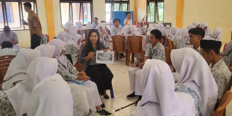 Ratusan Siswa MAN Model 1 Manado ikut Sekolah Kebangsaan Tular Nalar 3.0 Mafindo