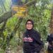 Djandriaty Nasaru saat berada di Puncak Gunung Lolombulan. (Foto: istimewa)