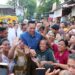 Menteri AHY bersama warga di kawasan kumuh dalam program Perbaikan Rumah dan Konsolidasi Tanah Vertikal Rumah Susun Cinta Damai di Kelurahan Tanah Tinggi, Kecamatan Johar Baru, Jakarta Pusat yang peresmiannya dilakukan pada Jumat (27/09/2024). (foto: dok ATR/BPN)