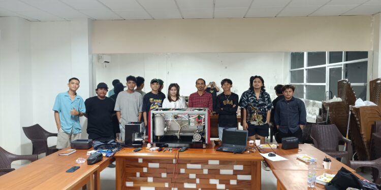 foto bersama peserta event Workshop Expert Coffe Machine. (Foto: istimewa)