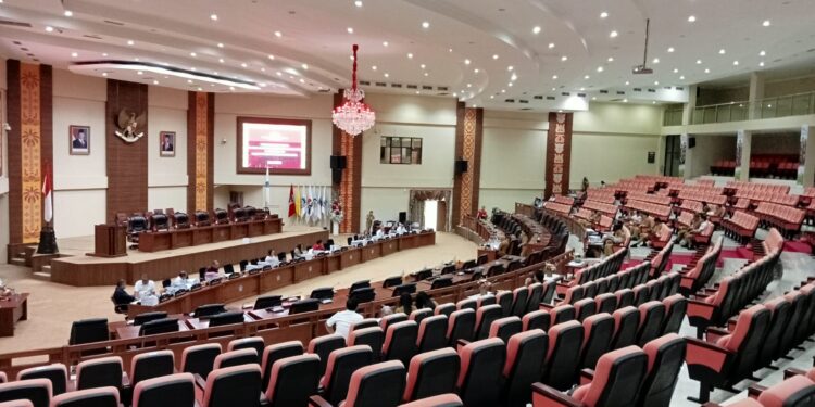 Agenda Pembahsan APBD 2025 ole Banggar dan TPAD, (foto: meikel/barta)