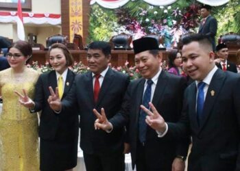 Ketua Fraksi Nasdem, Braien RL Waworuntu bersama koalisi pemenangan. (Foto: istimewa)