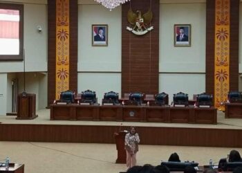 Anggota DPRD Provinsi Sulut, Inggried Sondakh saat membawakan sambutan pada peribadatan pagi. (Foto: istimewa)