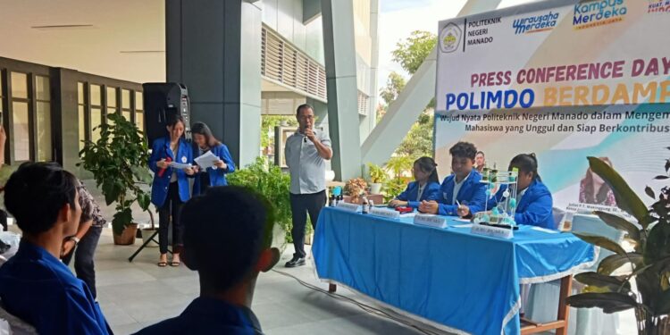 Pembukaan Konferensi Pers dari kelas 3 MB 1 Jurusan AB Polimdo. (Foto: meikel/barta)