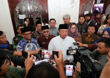 Serahkan 1.334 Sertipikat se-Banten, Tingkatkan Sertipikasi Tanah Wakaf dan Rumah Ibadah