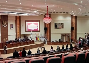 Situasi DPRD Provinsi Sulut saat Paripurna Internal. (Foto: meikel/barta)