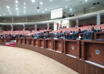Situasi Paripurna di DPRD Provinsi Sulut. (Foto: meikel/barta)
