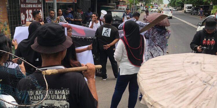 Aksi Demo Oleh Koalisi Advokasi Peduli Lingkungan dan Pesisir. (Foto: istimewa)