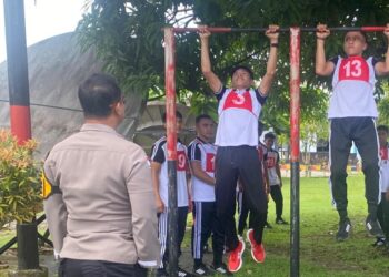 Jajaran Polres Kepulauan Talaud sedang mengikuti test kesamaptaan jasmani (Foto istimewa).