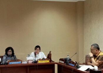 Anggota DPRD Sulut, Vionita Kuera sampaikan persoalan pendidikan di Nusa Utara. (Foto: meikel/barta)