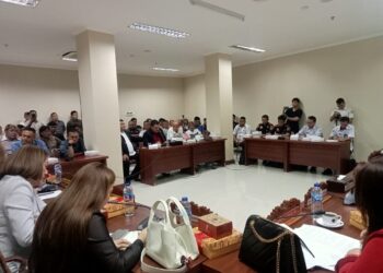 RDP Komisi II DPRD Sulut bersama Solidaritas Nelayan Sulut. (Foto: meikel/barta)