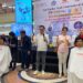 Ketua YKAKI Cabang Manado, Dr. Maylan Daisy M di antara peserta aksi Gundul. (Foto: meikel/barta)
