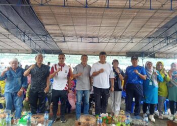 Foto: Pj. Bupati Sangihe, Albert Huppy Wounde dalama giat perayaan Isra Miraj Nabi Muhammad SAW 1446 Hijriyah dan dirangkaikan dengan Milad ke- 44 BKMT. (Dok. Istimewa)