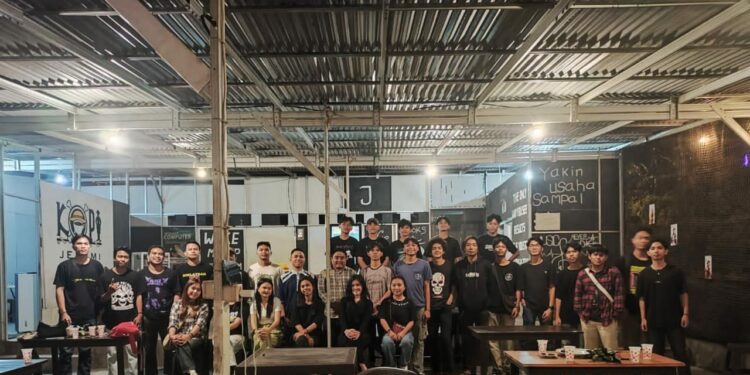 Foto bersama Pengurus Tansa dan keterwakilan yang terundang buka puasa,. (foto: istimewa)