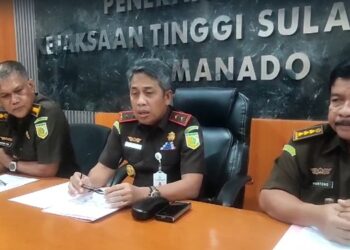 Kejaksaan Tinggi Sulawesi Utara memberikan keterangan pers terkait pengungkapan kasus di Unsrat Manado. (foto: Barta1)