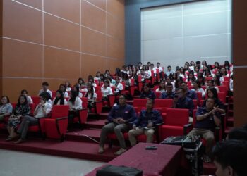 PLN UID Suluttenggo saat memberikan sosialisasi di Kampus Polimdo. (foto: istimewa)
