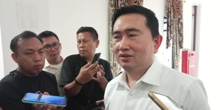 Ketua Fraksi PDI Perjuangan, Rocky Wowor. (foto: meikel/barta)