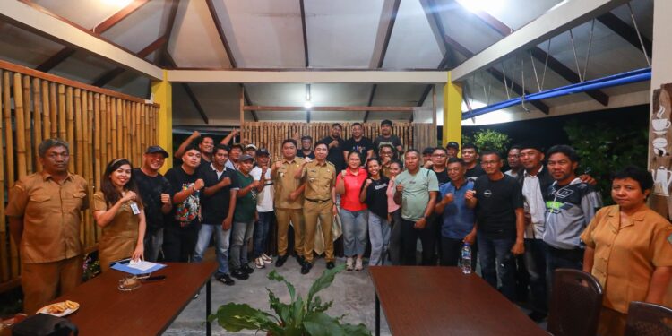 Foto: Momen perjumpaan Jurnalis di Kepulauan Sangihe bersama Bupati dan Wakil Bupati Sangihe. (Dok. Istimewa)