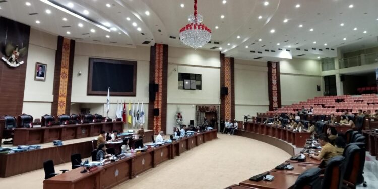 Dinas Kesehatan dan UPTD Provinsi Sulut bersama Pansus LKPJ Gubernur 2024 Dalam Pembahasan. (foto; meikel/barta)