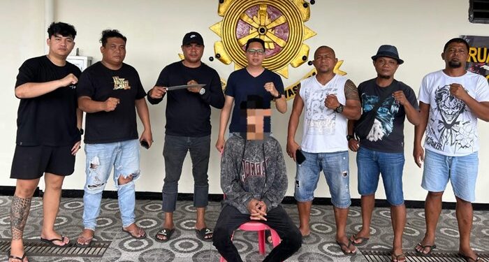Gabungan Tim I Patroli Tarsius Presisi dan Resmob Polsek Maesa saat mengamankan tersangka pembunuhan. (foto: Chris/Barta1)